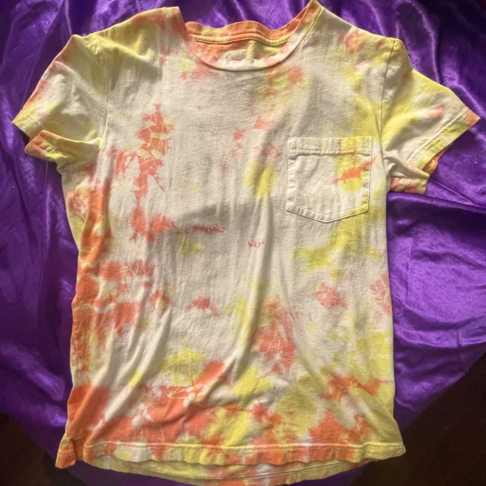 VS pink shirt